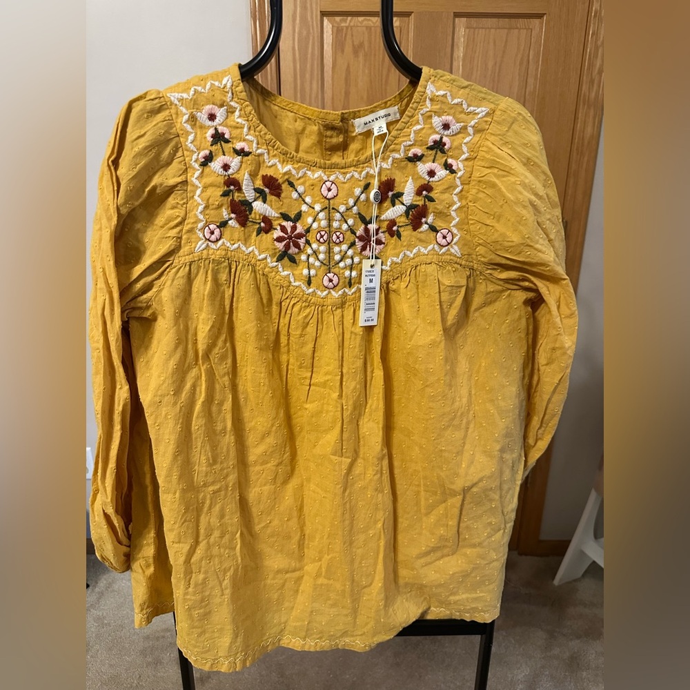 Max Studio embroidered top